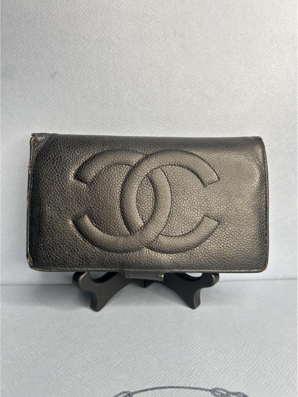 Chanel Authentic Caviar Circa 1997 CC Logo Wallet Vintage